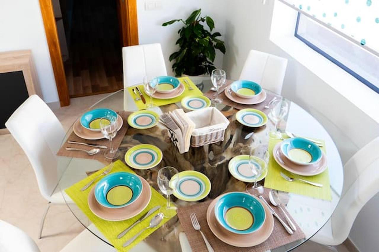 Comfortable House In Tias With Free Parking Bagian luar foto