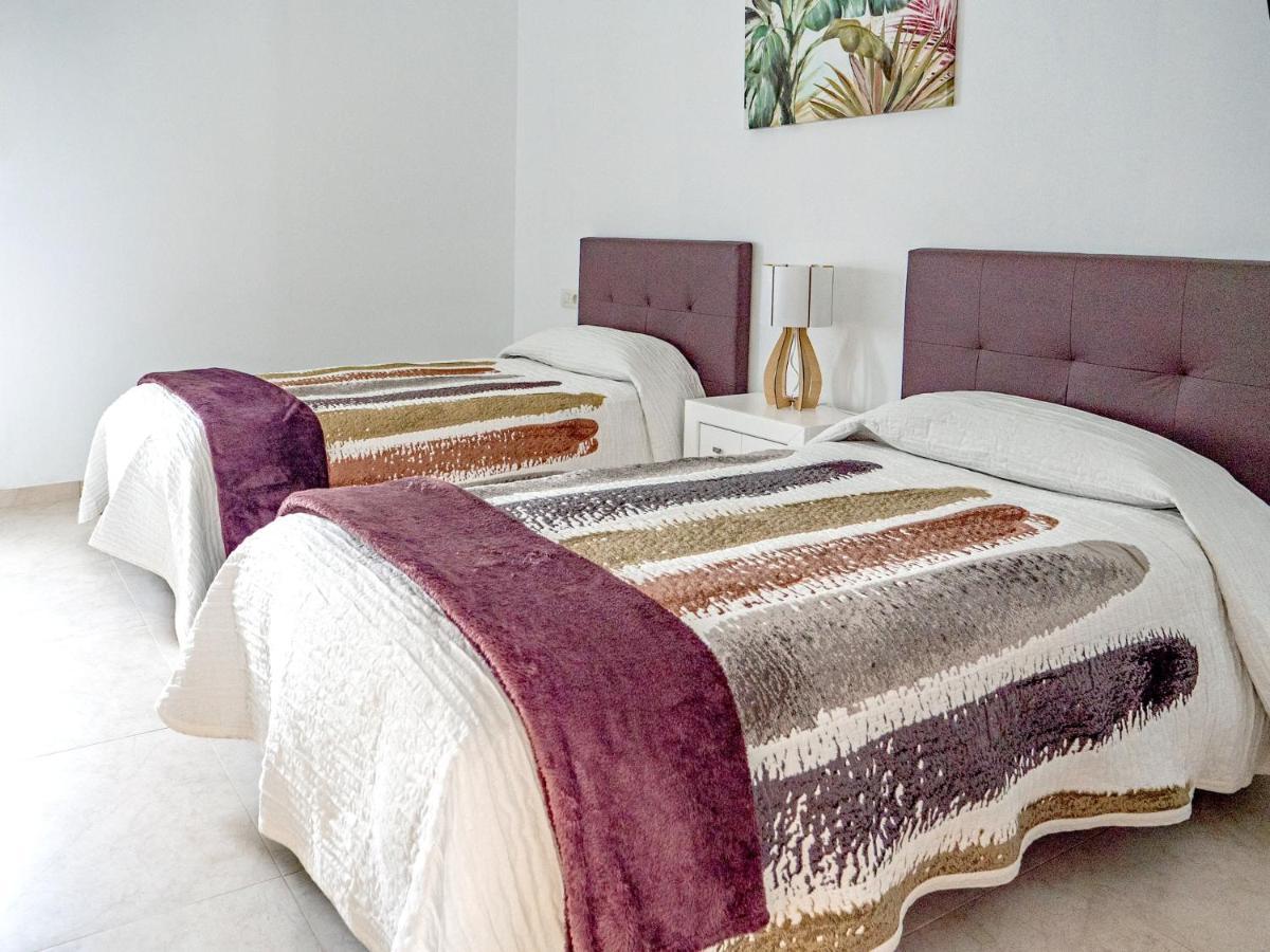 Comfortable House In Tias With Free Parking Bagian luar foto
